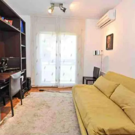 Wonderful Townhouse On Sa Boadella Beach