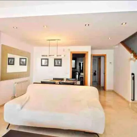 Wonderful Townhouse On Sa Boadella Beach Holiday home Lloret de Mar